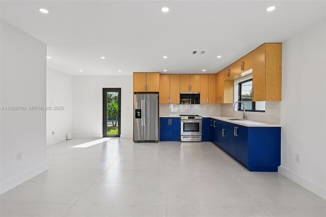 Building Photo - 5152 SW 6th St