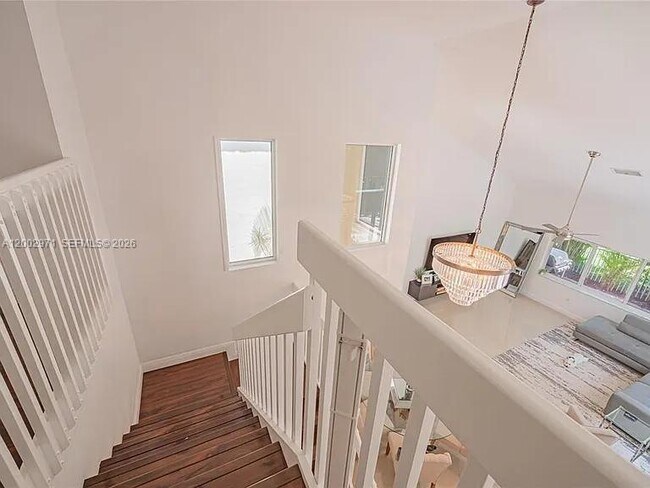 Building Photo - 1135 W Lake St