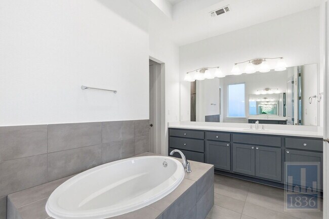 Building Photo - 1024 Siena Sunset Rd