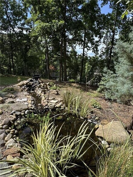 Building Photo - 3492 Point View Cir