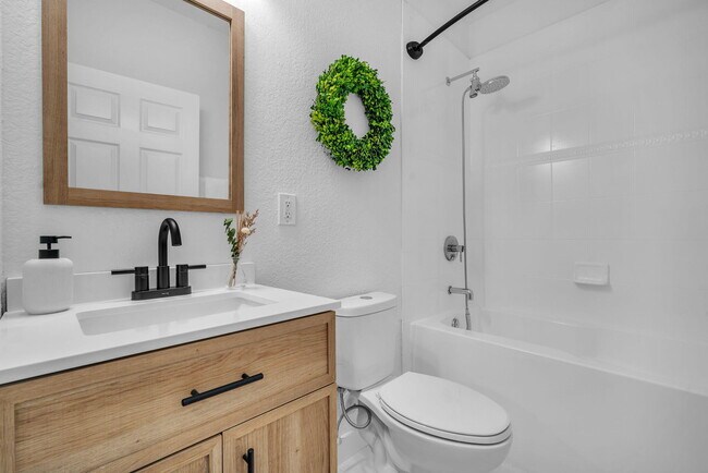 Building Photo - 477 NE 1st St