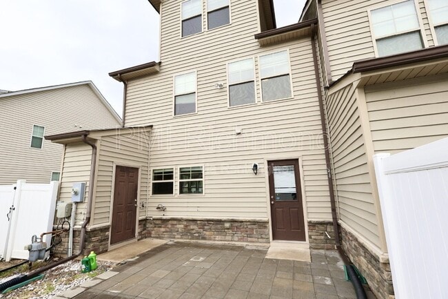 Building Photo - 10506 Marions Way