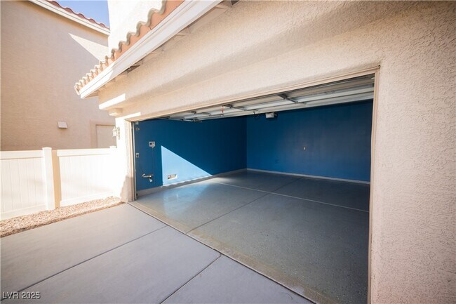 Building Photo - 1720 Dark Wolf Ave