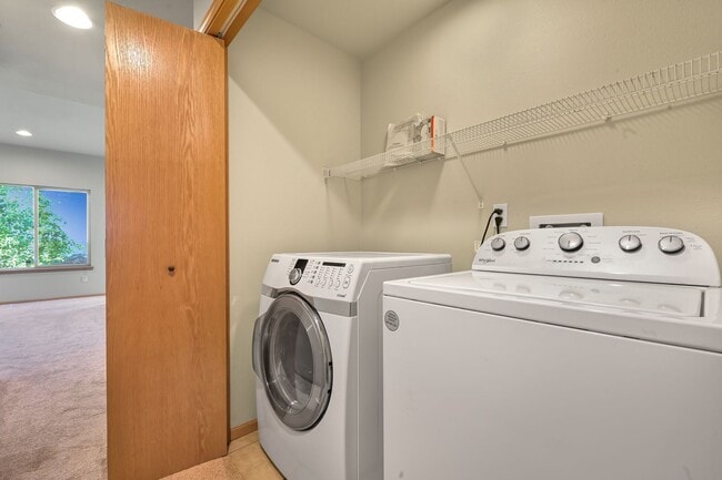 Building Photo - 2131- 2133 Yew Street