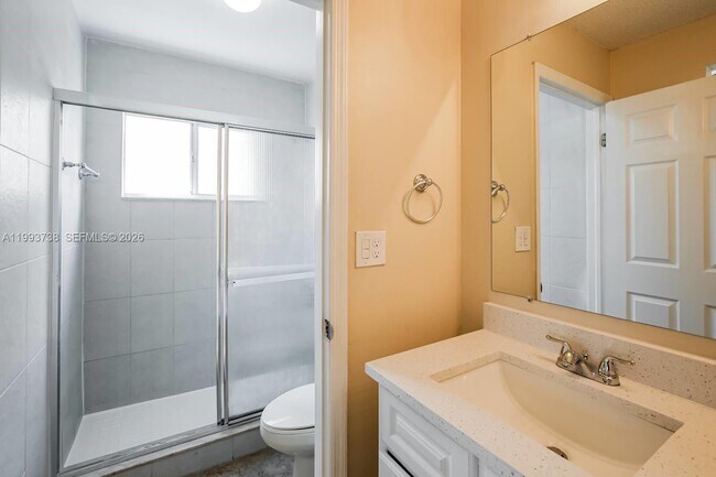 Building Photo - 1906 SW 123rd Ave