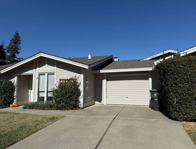 Adorable 2/2 Pocket Area Half-Plex! PLEAS... - Adorable 2/2 Pocket Area Half-Plex!  PLEAS...