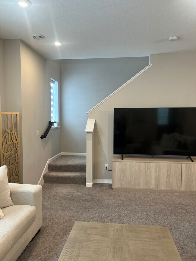 Building Photo - 1515 100th Ave NW