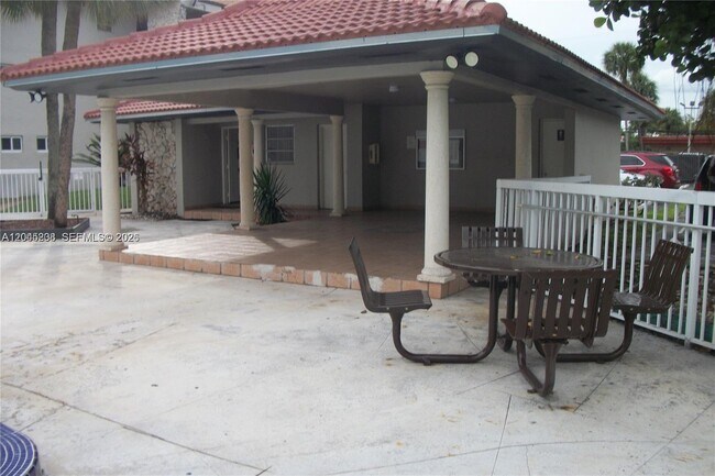 Building Photo - 13900 Lake Placid Ct