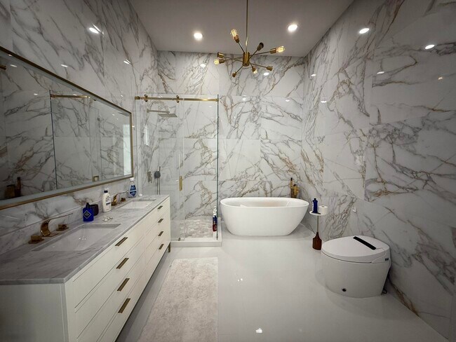 Building Photo - 17311 Bermuda Village Dr