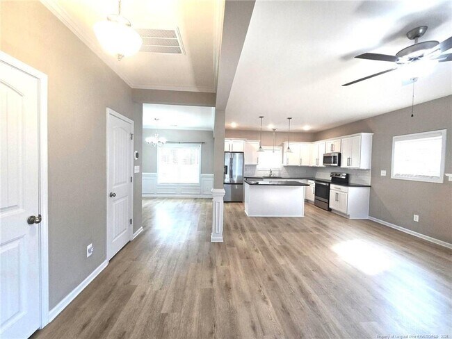 Building Photo - 7018 Summerlin Dr