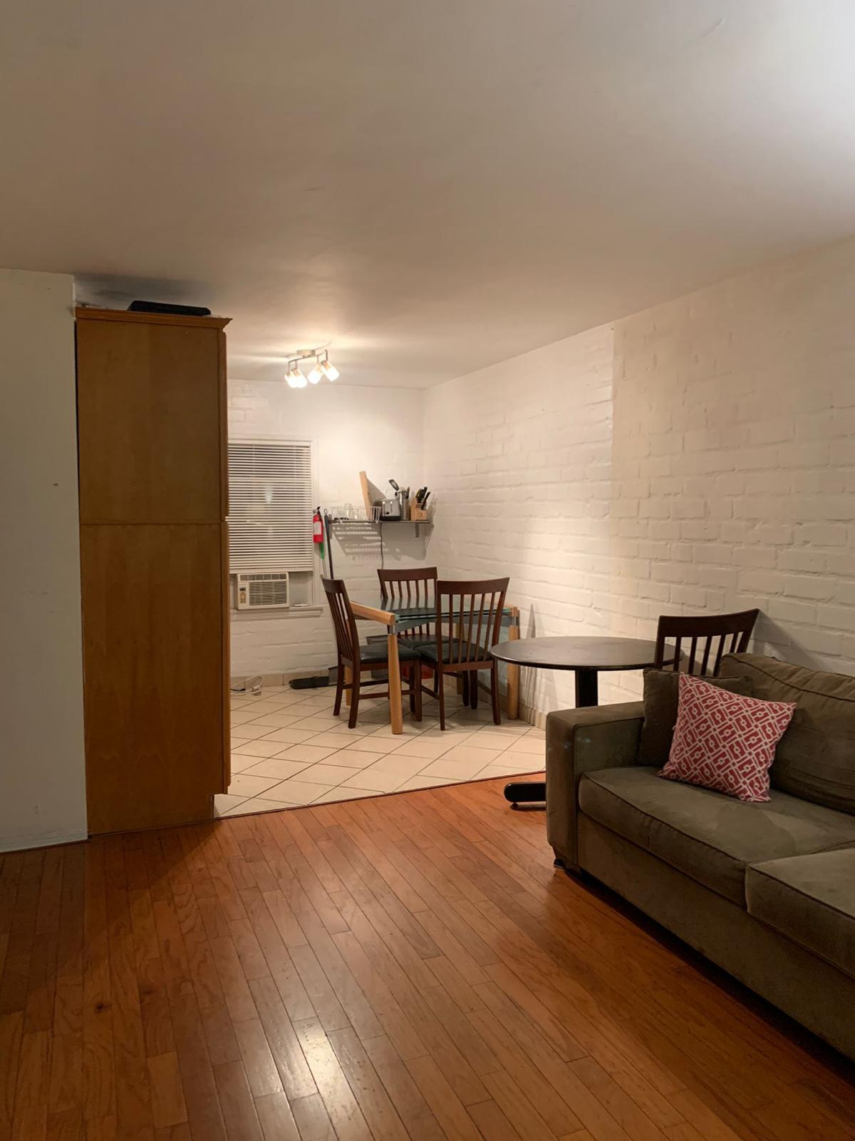 Kitchen/ living room - 2023 Cloverfield Blvd