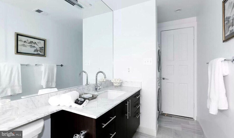 Building Photo - 3246 N St NW