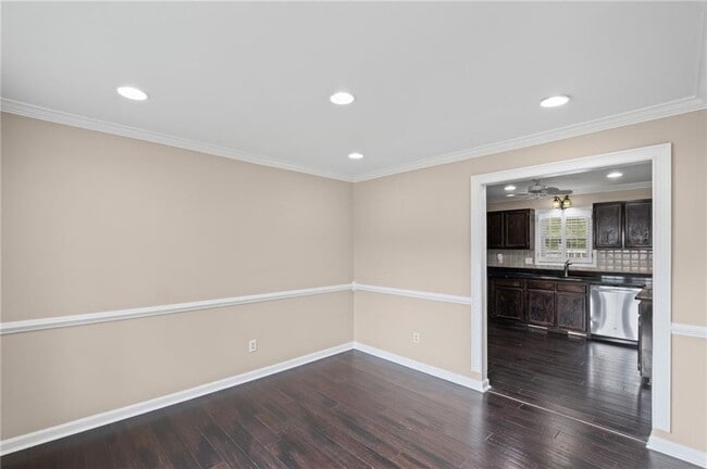 Building Photo - 2680 Nicholas Ct NE