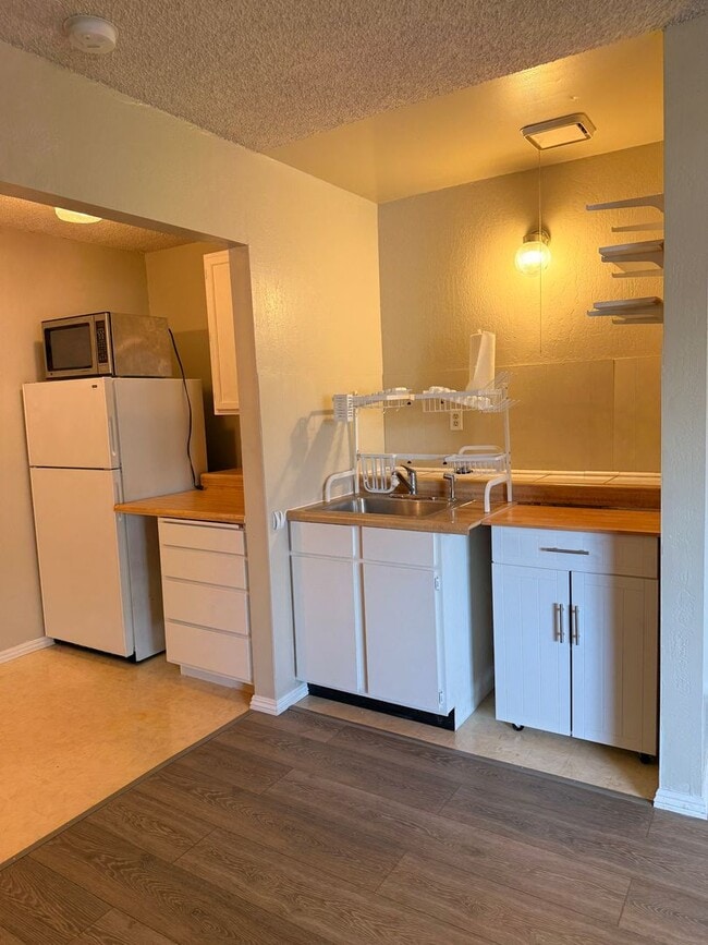 Building Photo - Southwood Home