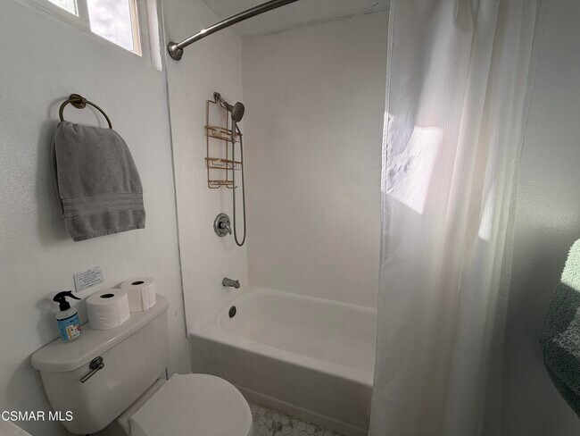 Building Photo - 9251 Notre Dame Ave