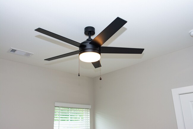 Building Photo - Brand New 2 Bedroom 1.5 Bath home