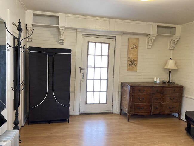 Building Photo - 101 E 36th St