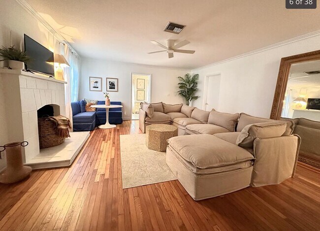 Building Photo - 620 Winters St