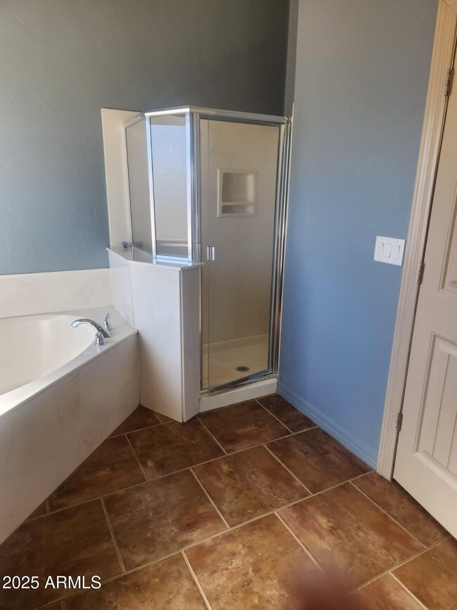 Building Photo - 1766 E Golf Course Rd