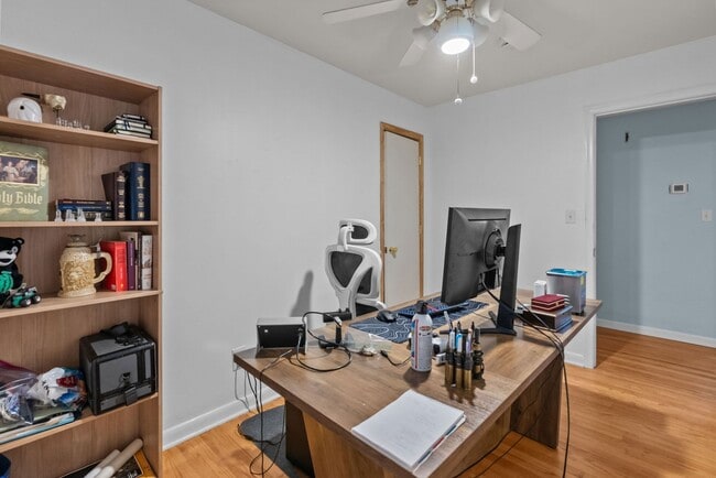 Building Photo - Now Available for Rent in Hampton!