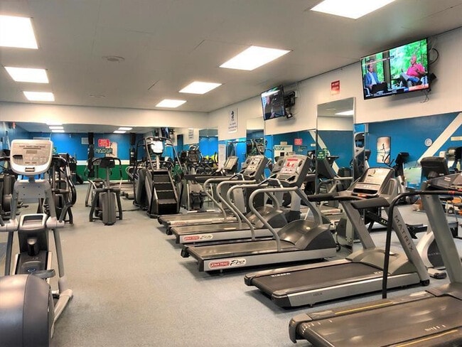 Building Photo - 4001 Carambola Cir N