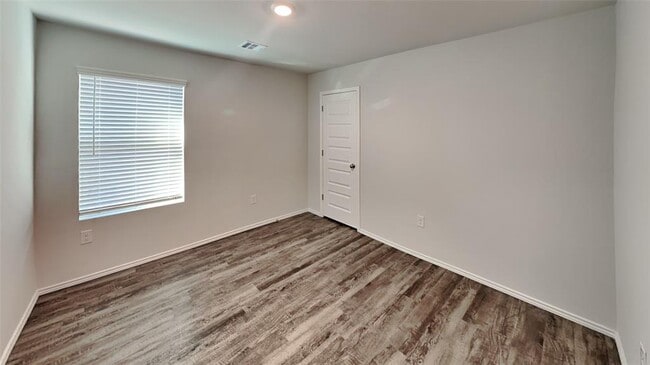 Building Photo - 6009 Bradford Pear Ln