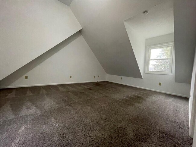 Building Photo - 805 Arbor Hill Dr