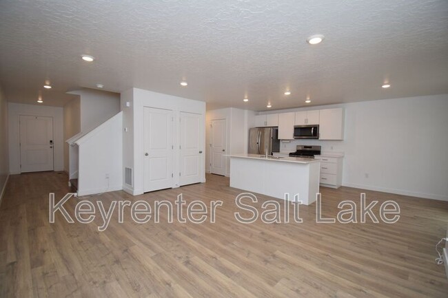 Building Photo - 397 N Buoy Ln