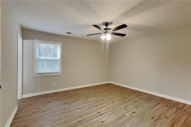 Building Photo - 3919 Valley Brook Rd