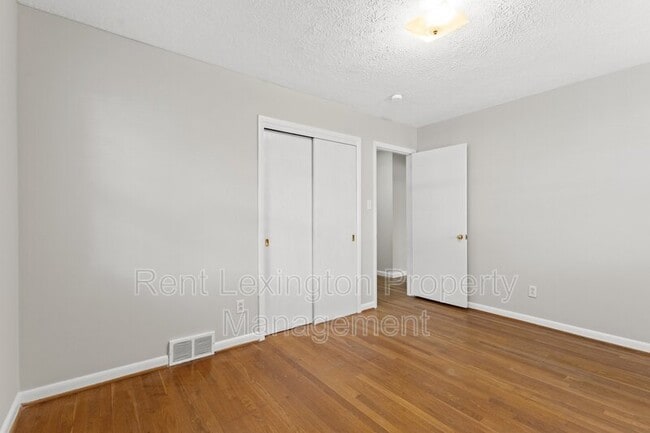 Building Photo - 2125 Talisman Rd