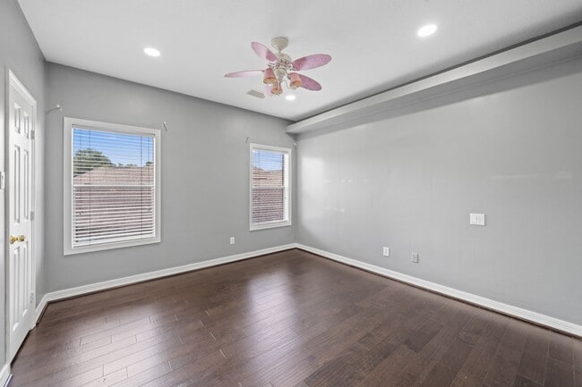 Building Photo - 403 Brook Shore Ct