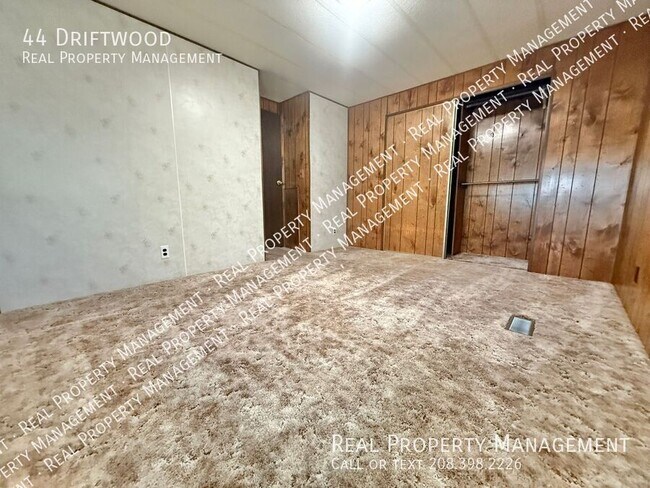 Building Photo - 44 Driftwood-