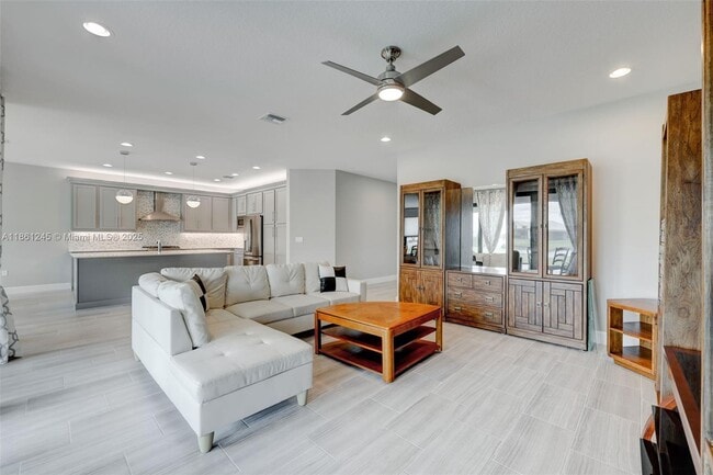 Building Photo - 11665 SW Marine Wy