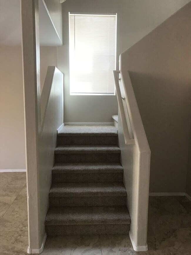 Building Photo - Spacious Marana Living with Loft & Low-Maintenance Appeal