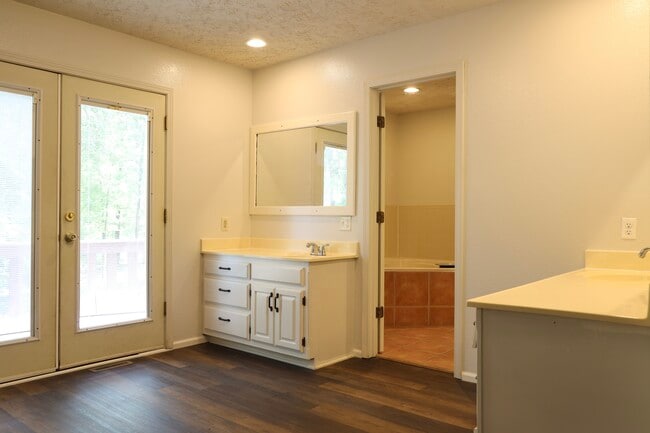 Building Photo - 17051 Lemming Ln