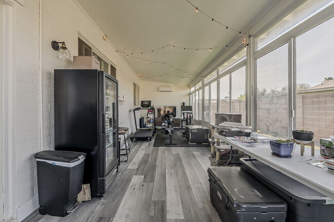 Building Photo - 2163 S Las Flores
