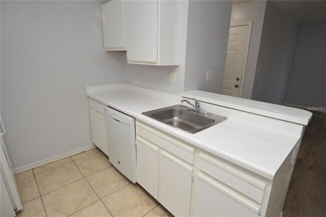 Building Photo - 10263 Gandy Blvd N