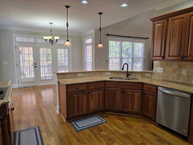 Building Photo - 3653 Pleasants Ridge Dr
