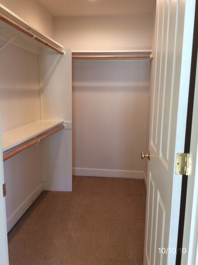 Building Photo - 1511 Burrows Ct