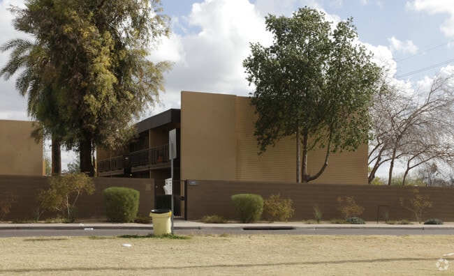 Building Photo - Hialeah Apartments