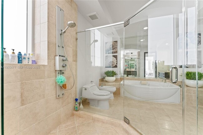 Building Photo - 18201 Collins Ave