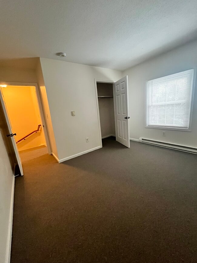 Building Photo - 425 Dorset St