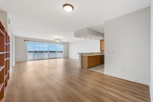 Building Photo - New Rental!