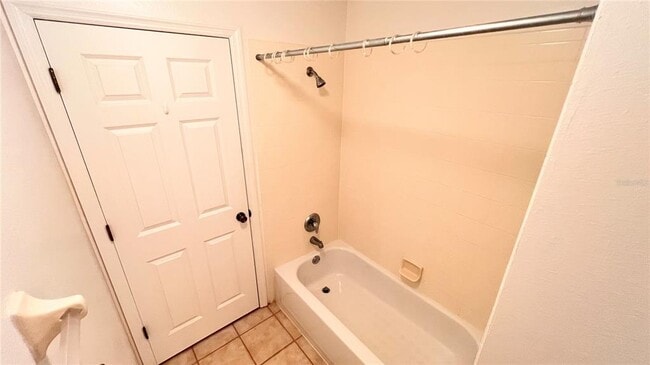 Building Photo - 3658 Oakdale Cir