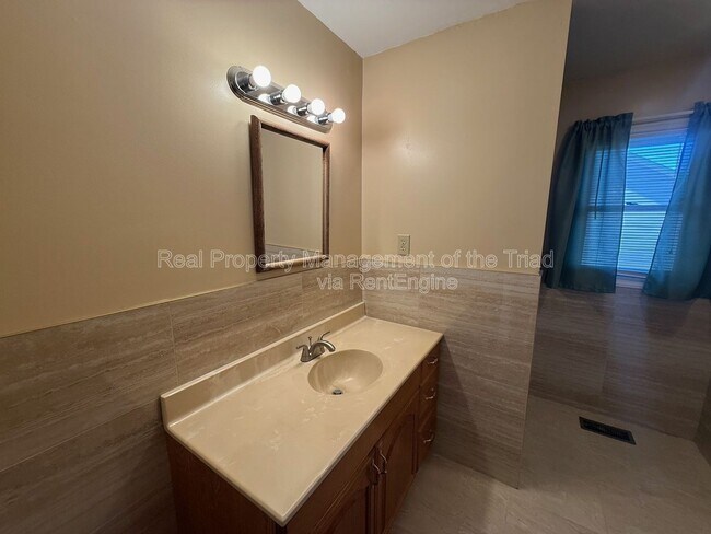 Building Photo - 4908 Robert Andrew Rd