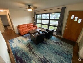 Building Photo - 2 Bedroom Home in Burlington VT Available ...