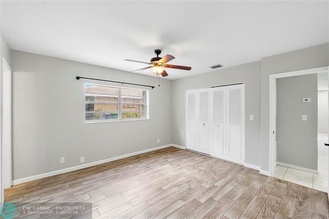 Building Photo - 3843 NW 81st Terrace