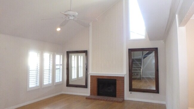 Primary Photo - 23476 White Dove Dr