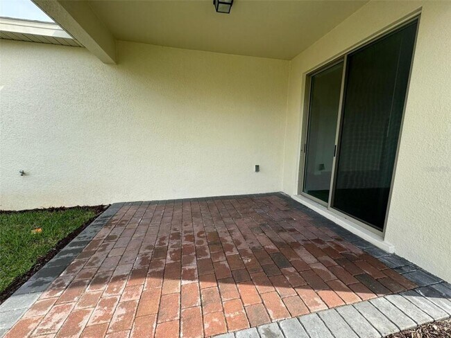 Building Photo - 16085 Scarpetta St