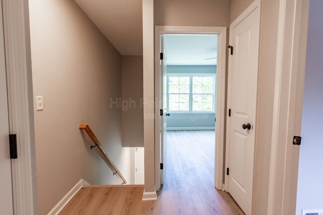 Building Photo - 400 Gallery Ln